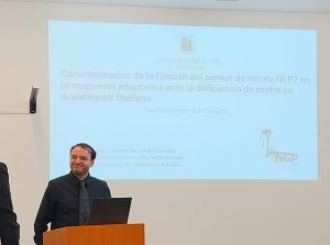 David Ruiz Gallardo durante la defensa de su tesis en la Universidad Austral de Chile