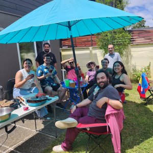 El equipo del laboratorio compartiendo una tarde al aire libre